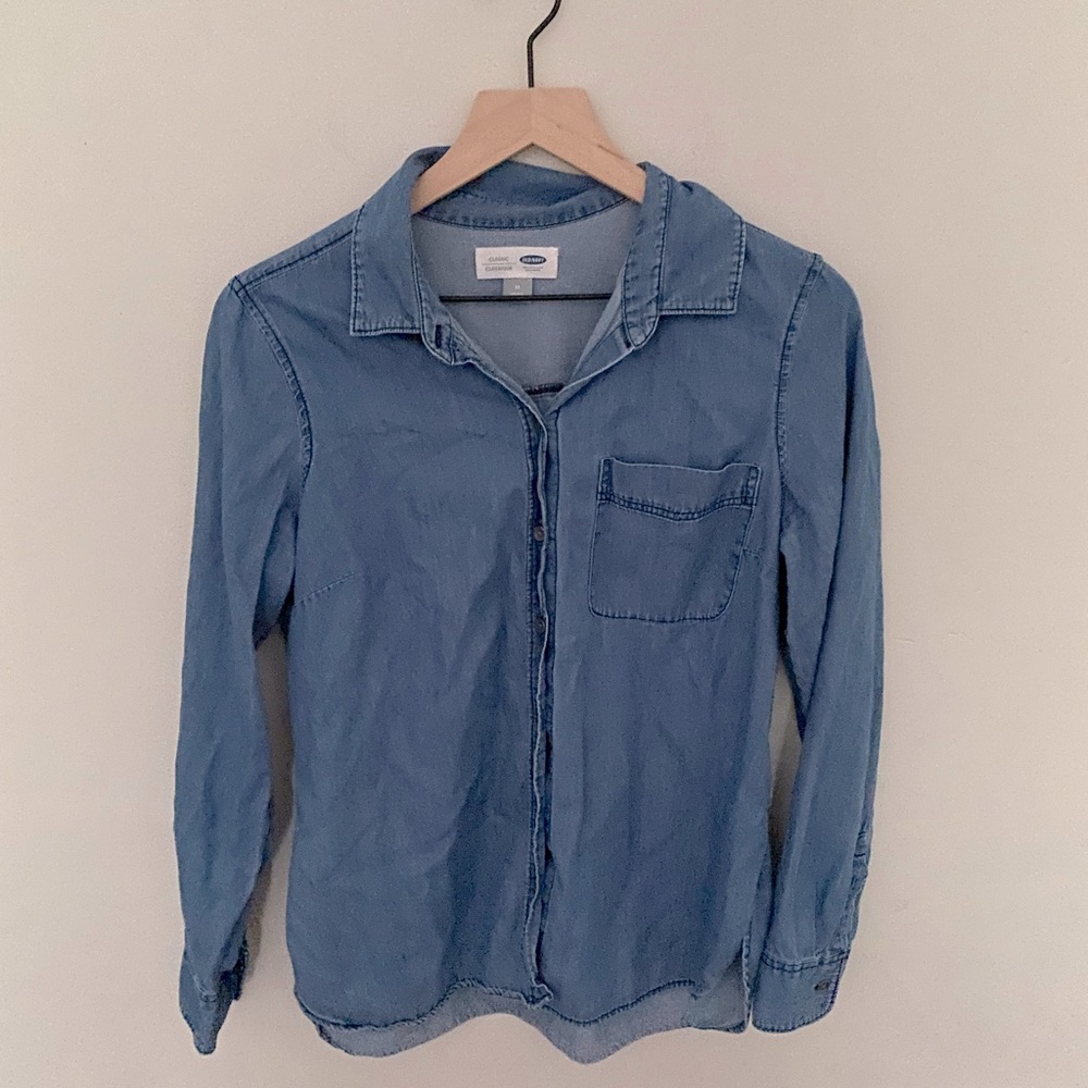 Old Navy Size M Classic Chambray Button Down Shirt